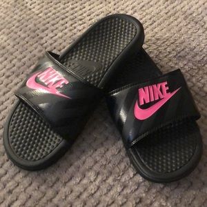 Size 9 Women’s Nike Slides. Almost New!
